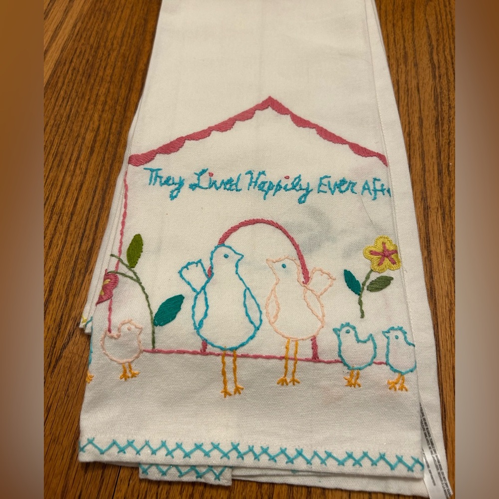 NWT Anthropologie Floral Embroidered Towels - Picture 4 of 10